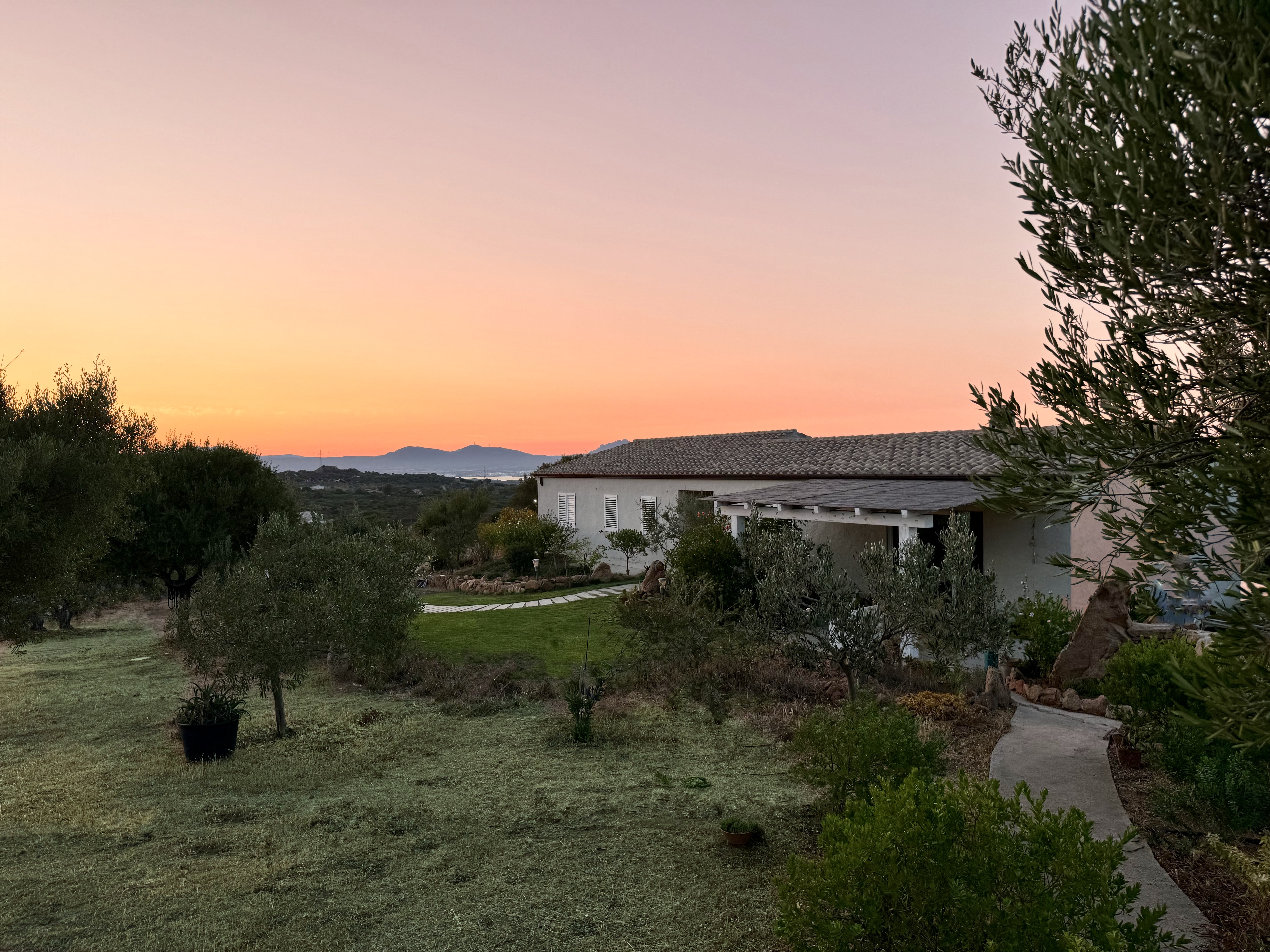 Private garden at Su Bisu, family-owned retreat between Olbia and San Teodoro, Sardinia