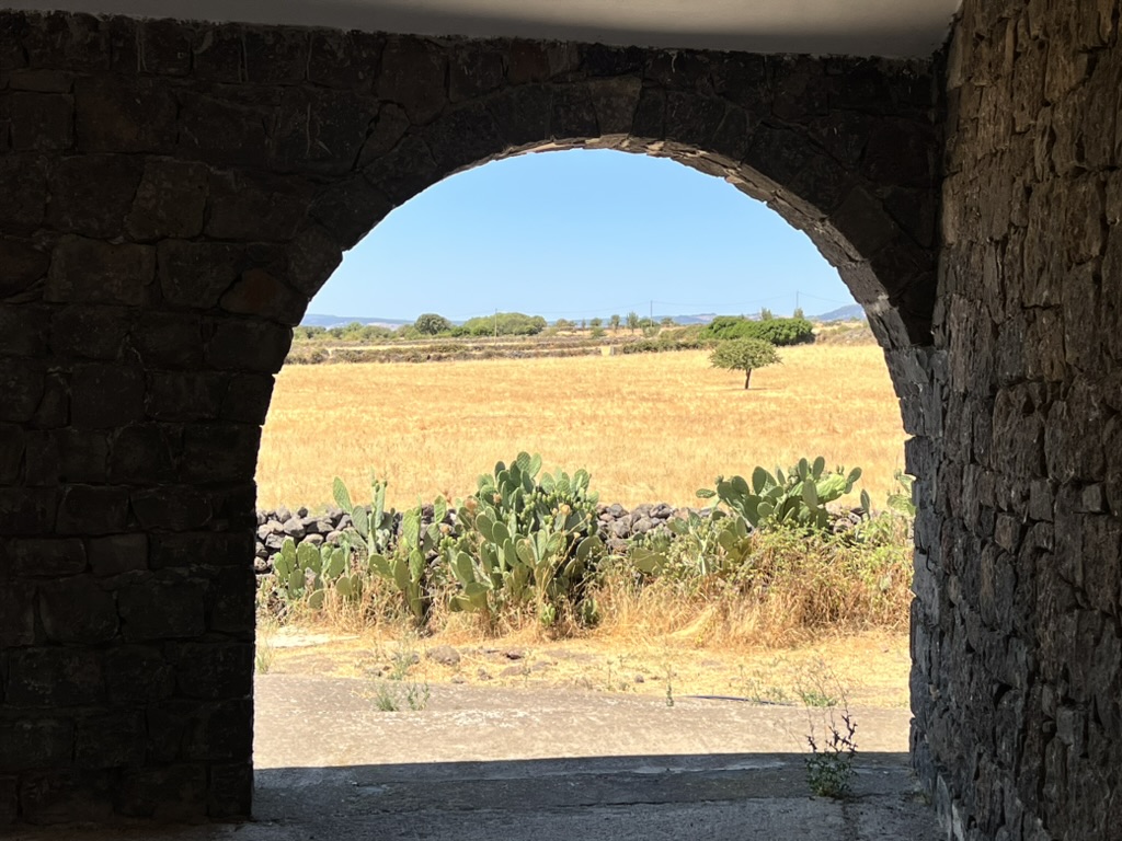 Borgo sardo nell'entroterra vicino a Olbia, escursione consigliata da Su Bisu, Sardegna