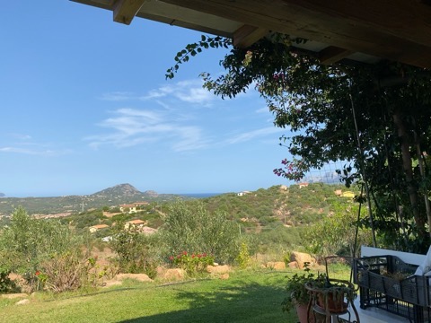 Terrazza di Su Bisu con vista sul mare e Tavolara, casa vacanza vicino Olbia